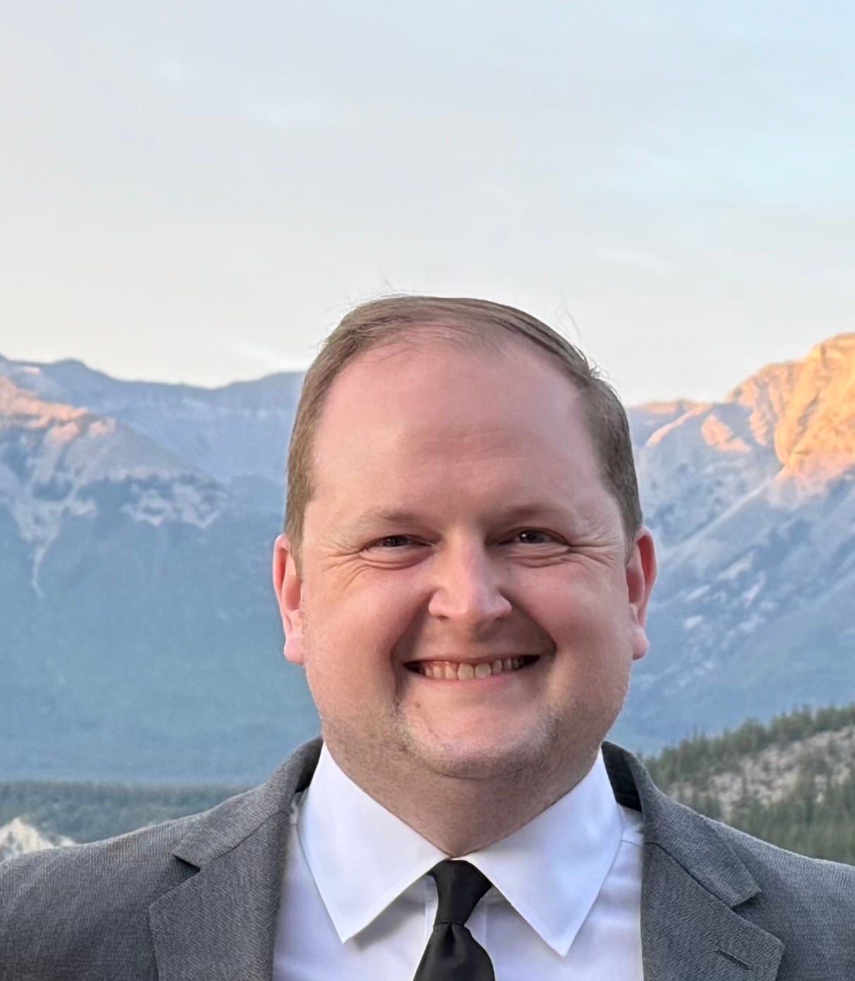profile headshot of Andrew L. Magner